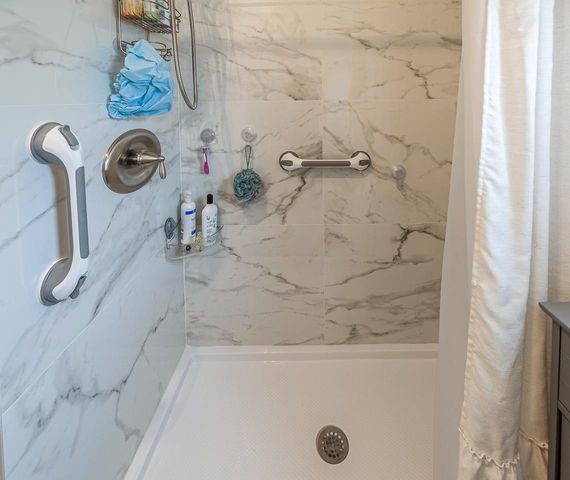 445 Riverwind Drive, Hendersonville, NC 28739