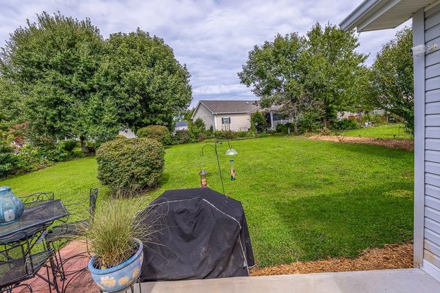 445 Riverwind Drive, Hendersonville, NC 28739