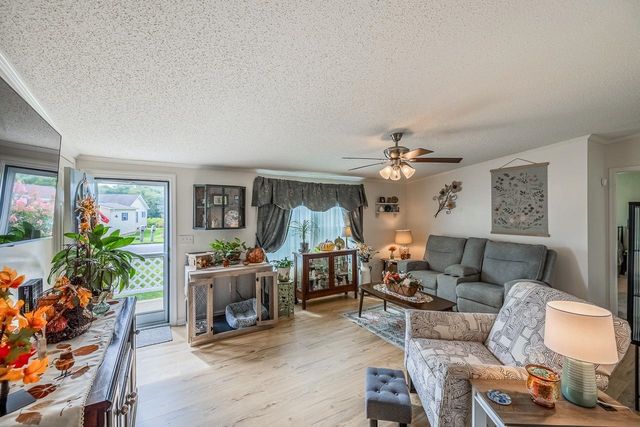 445 Riverwind Drive, Hendersonville, NC 28739