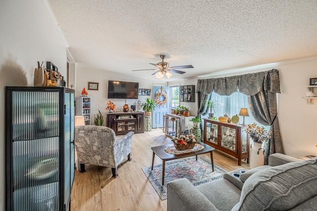 445 Riverwind Drive, Hendersonville, NC 28739