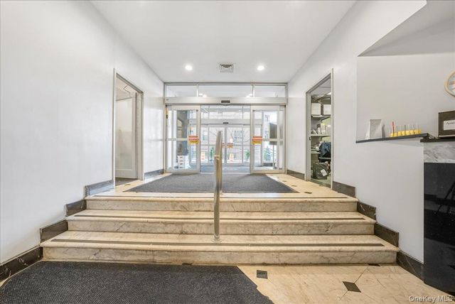 125-10 Queens Boulevard 1411, Kew Gardens, NY 11415