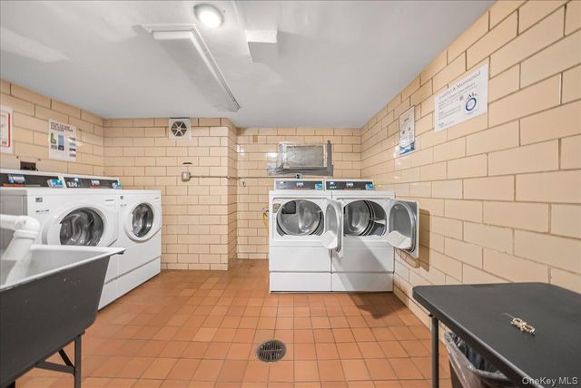 125-10 Queens Boulevard 1411, Kew Gardens, NY 11415