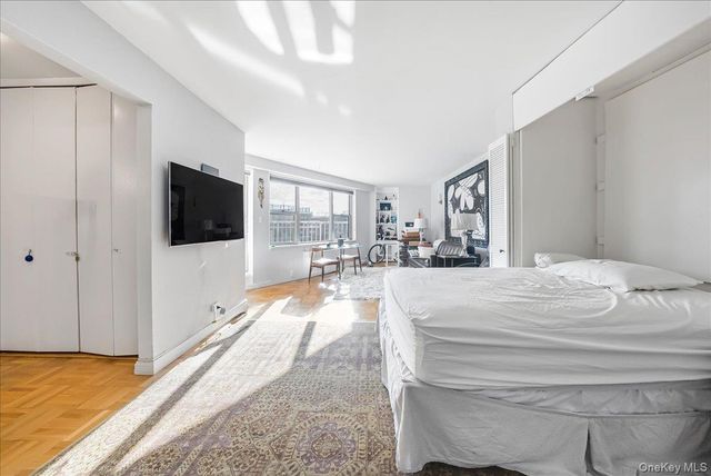 125-10 Queens Boulevard 1411, Kew Gardens, NY 11415