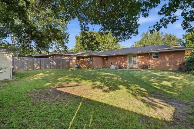 1411 Robin Drive, Sherman, TX 75092