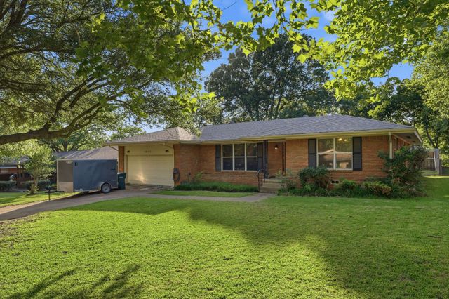 1411 Robin Drive, Sherman, TX 75092