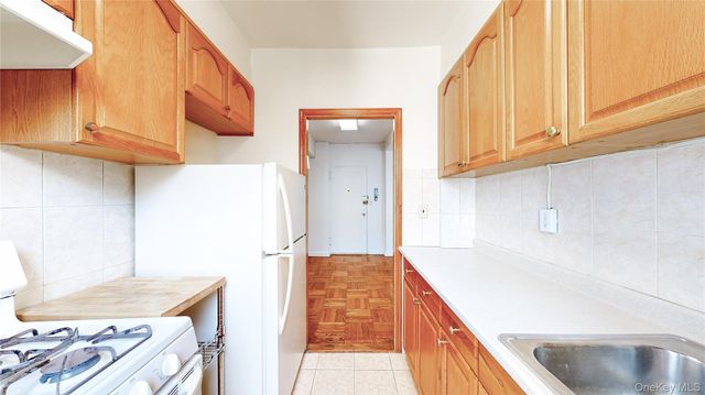 98-33 64th Avenue 5D, Rego Park, NY 11374