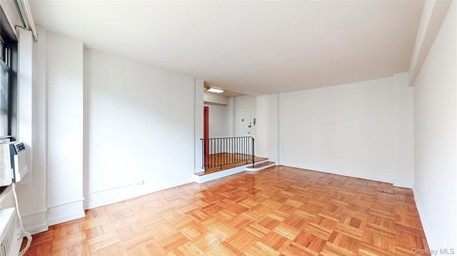 98-33 64th Avenue 5D, Rego Park, NY 11374