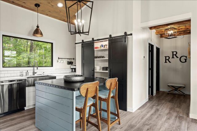 772 Chestnut Log Branch Road, Campton, KY 41301