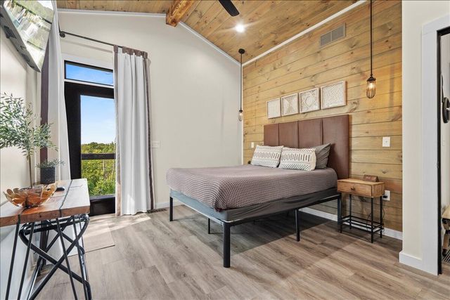 772 Chestnut Log Branch Road, Campton, KY 41301