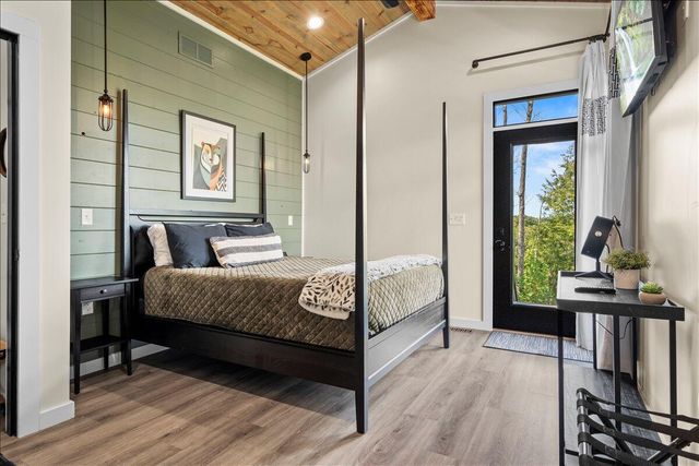 772 Chestnut Log Branch Road, Campton, KY 41301