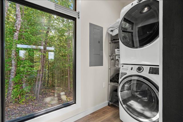 772 Chestnut Log Branch Road, Campton, KY 41301