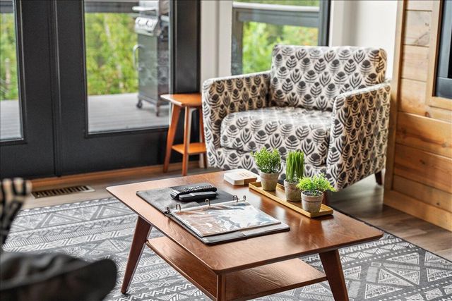 772 Chestnut Log Branch Road, Campton, KY 41301