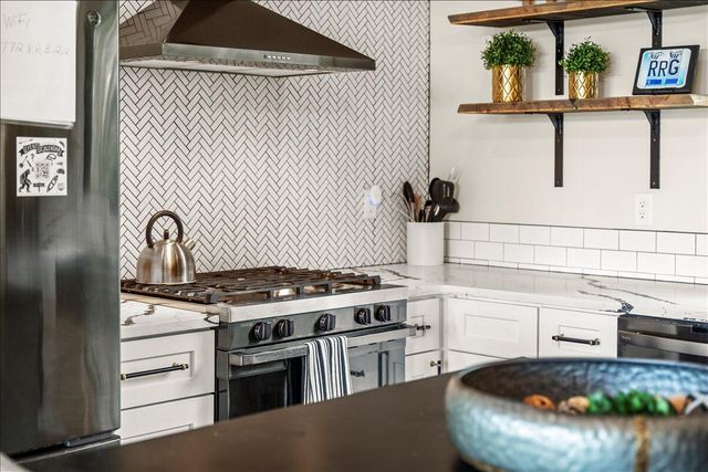 772 Chestnut Log Branch Road, Campton, KY 41301