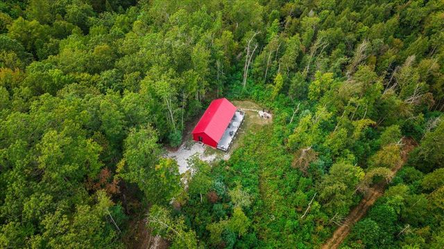 772 Chestnut Log Branch Road, Campton, KY 41301