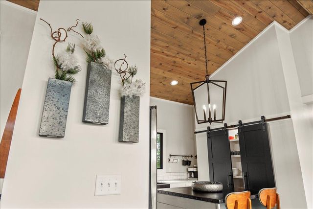 772 Chestnut Log Branch Road, Campton, KY 41301