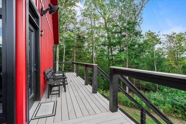 772 Chestnut Log Branch Road, Campton, KY 41301