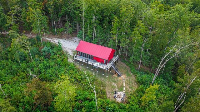 772 Chestnut Log Branch Road, Campton, KY 41301