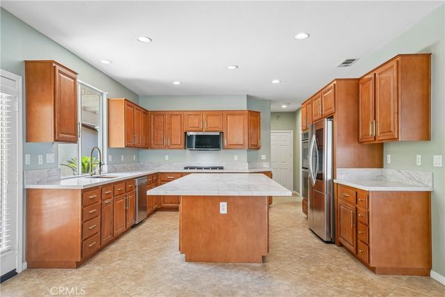 2431 Rosser Drive, Corona, CA 92879