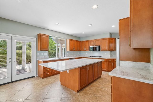 2431 Rosser Drive, Corona, CA 92879