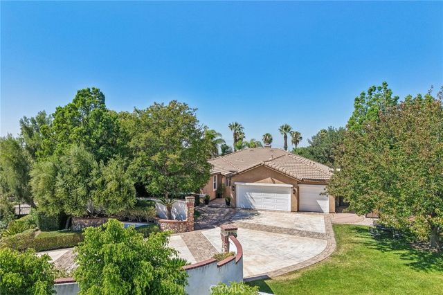 2431 Rosser Drive, Corona, CA 92879