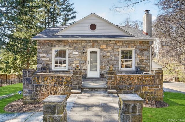 17 Hillside Terrace, Amawalk, NY 10501