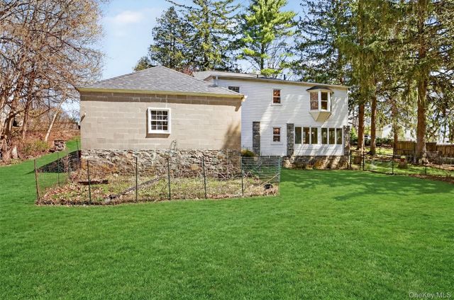 17 Hillside Terrace, Amawalk, NY 10501