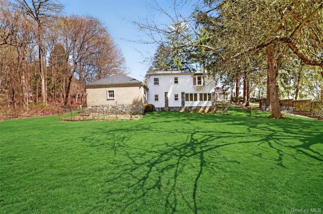 17 Hillside Terrace, Amawalk, NY 10501