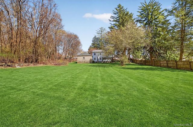 17 Hillside Terrace, Amawalk, NY 10501
