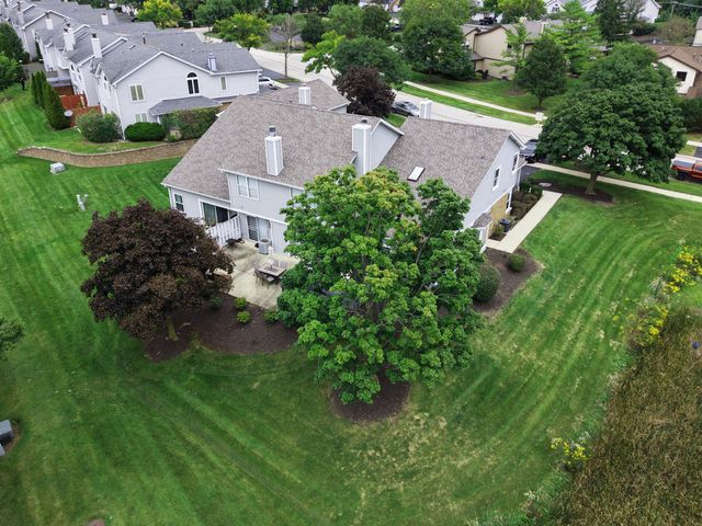 8320 Highpoint Circle A, Darien, IL 60561