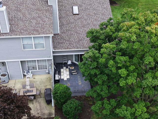 8320 Highpoint Circle A, Darien, IL 60561