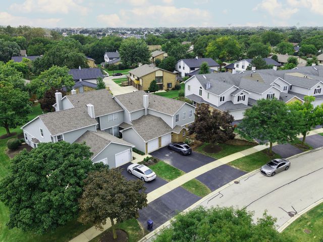 8320 Highpoint Circle A, Darien, IL 60561