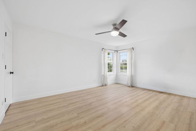 8320 Highpoint Circle A, Darien, IL 60561