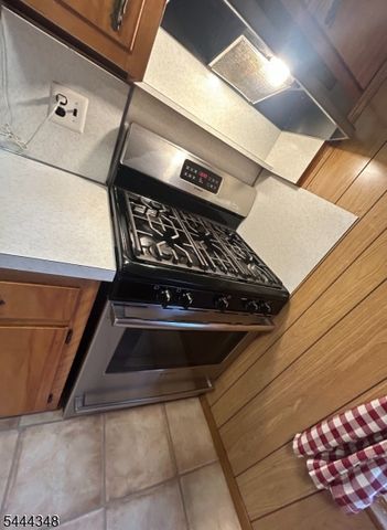 15 Willow St, Garfield City, NJ 07026