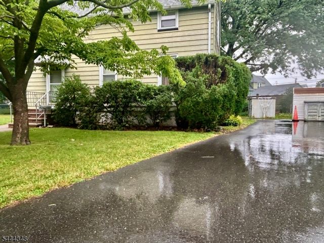 15 Willow St, Garfield City, NJ 07026
