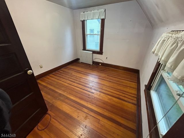 15 Willow St, Garfield City, NJ 07026