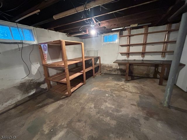 15 Willow St, Garfield City, NJ 07026
