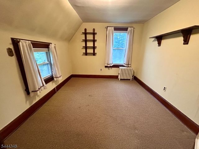 15 Willow St, Garfield City, NJ 07026