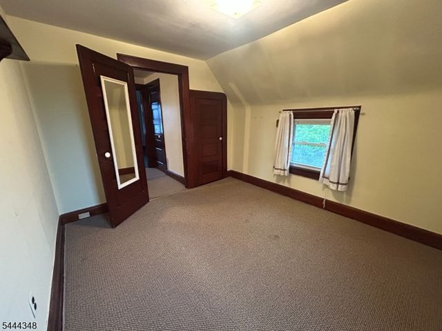 15 Willow St, Garfield City, NJ 07026