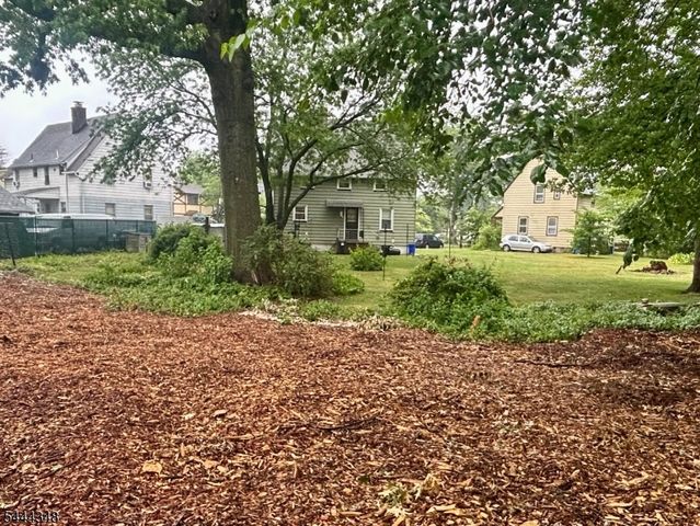 15 Willow St, Garfield City, NJ 07026