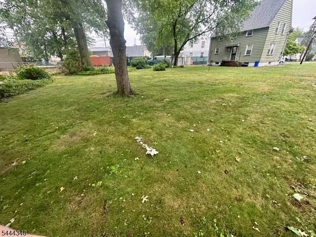 15 Willow St, Garfield City, NJ 07026