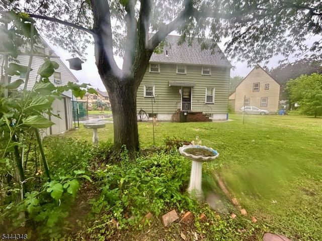 15 Willow St, Garfield City, NJ 07026