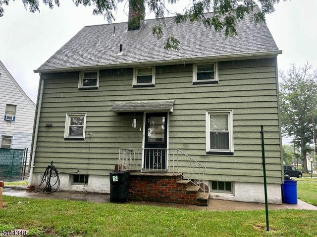 15 Willow St, Garfield City, NJ 07026