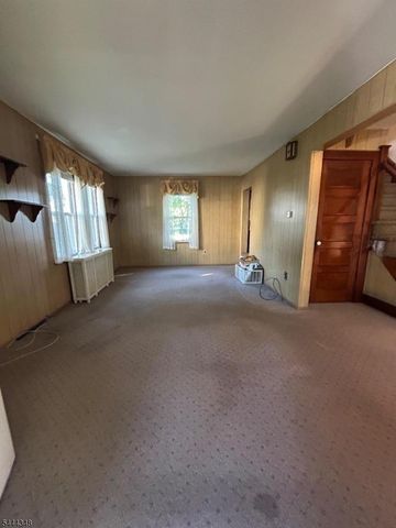 15 Willow St, Garfield City, NJ 07026