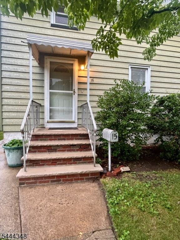 15 Willow St, Garfield City, NJ 07026
