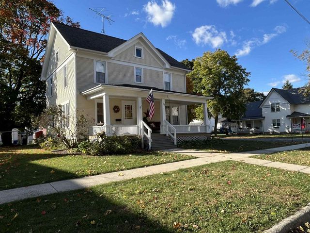 701 E 2nd Avenue, Brodhead, WI 53520