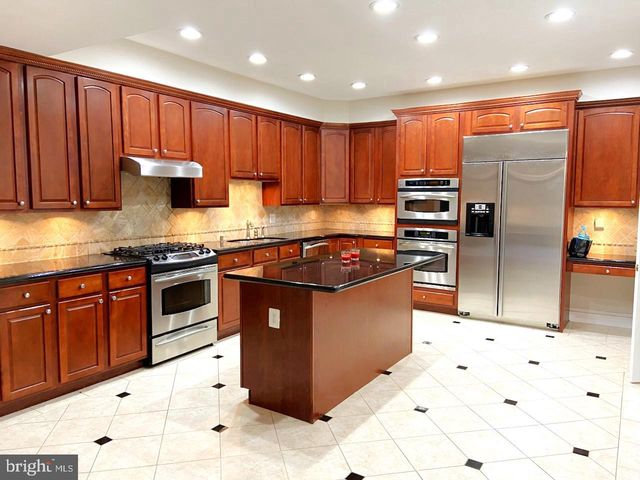 9809 HALL RD, Potomac, MD 20854