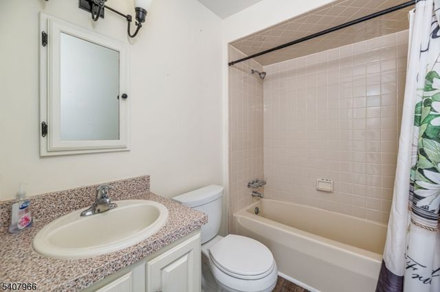 3 Port Royal Dr 5, Vernon Twp., NJ 07462