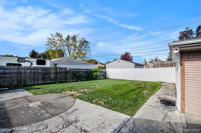 13311 Picadilly, Sterling Heights, MI 48312