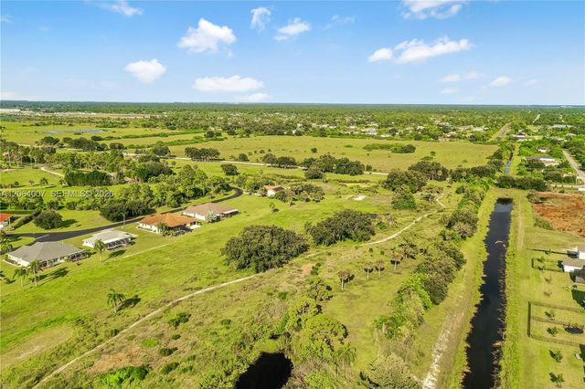 19941 GREEN PASTURE RD, Lehigh Acres, FL 33974