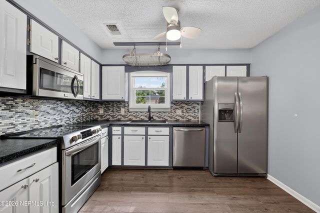 2084 BROAD OAK Drive, Jacksonville, FL 32225